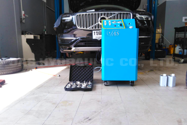 เครื่องเปลี่ยนถ่ายน้ำมันเบรค( รุ่น Z6C)1